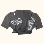 Personalisiertes Herz auf der Linie Fußball Frauen T-Shirt