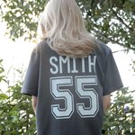 Personalisiertes Herz auf der Linie Fußball Frauen T-Shirt