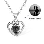 Collier Projection Personnalisé avec Photo Collier de Nœud Papillon en Cœur avec Je T'aime en 100 Langues Cadeau d'Anniversaire pour Femme