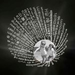 Collier Personnalisé avec Initiale et Projection de Photo Entourée de Je t'aime en 100 Langues Cadeau Anniversaire Fête pour Femme