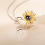 Personalisierte Sonnenblume mit 100 Sprachen Ich liebe dich Foto Projektion Halskette