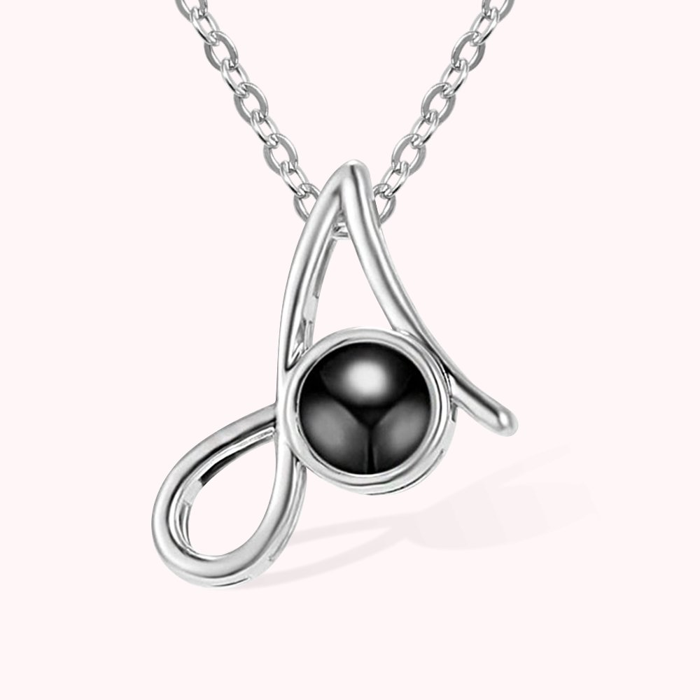 Collier Personnalisé avec Initiale et Projection de Photo Entourée de Je t'aime en 100 Langues Cadeau Anniversaire Fête pour Femme