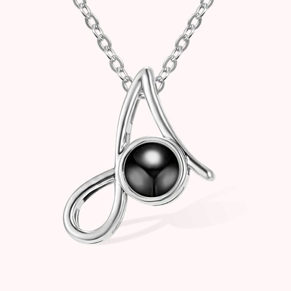 Collier Personnalisé avec Initiale et Projection de Photo Entourée de Je t'aime en 100 Langues Cadeau Anniversaire Fête pour Femme