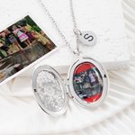Médaillon en Laiton Personnalisé avec Photo et Initiale Collier Gravure Rétro Cadeau Anniversaire Souvenir Noël pour Femme