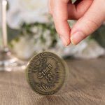 Pièce de Monnaie en Laiton Personnalisée avec Motif de Constellation Fleur de Naissance et Noms Cadeau Saint-Valentin pour Couples