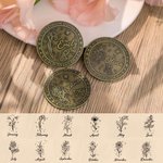 Pièce de Monnaie en Laiton Personnalisée avec Motif de Constellation Fleur de Naissance et Noms Cadeau Saint-Valentin pour Couples