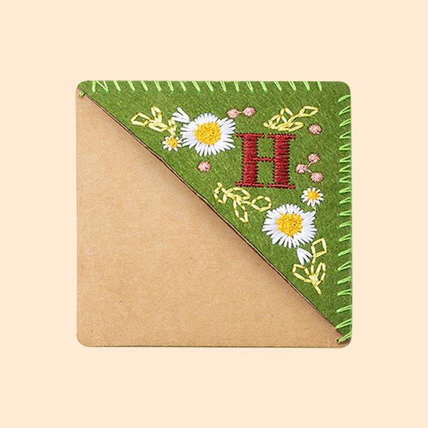 Personalisierte Filz Ecke Hand bestickt Lesezeichen mit Initialen