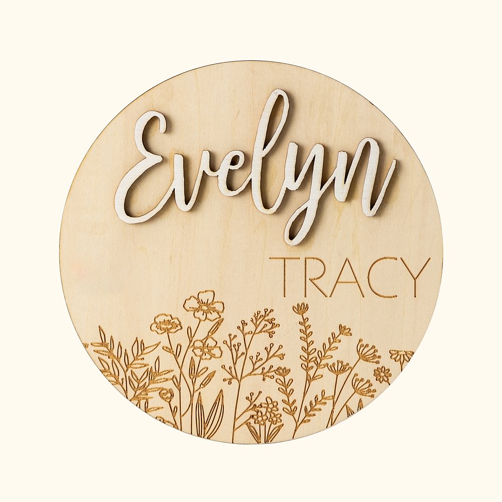 Segno di annuncio della nascita di un bambino in legno personalizzato con fiori selvatici e nome