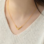 Chaîne avec Nom Personnalisé Collier en V avec ou sans Diamant Cadeau d'Anniversaire pour Femme