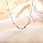 Chaîne avec Nom Personnalisé Collier en V avec ou sans Diamant Cadeau d'Anniversaire pour Femme