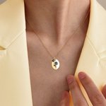 Personalisierte Ich liebe dich in 100 Sprachen Geburt Blume Charme Projektion Halskette