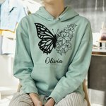 T-shirt Sweatshirt Personnalisé avec Nom et Fleur de Naissance Vêtement à Motif Moitié Papillon Moitié Fleurs Cadeau Anniversaire Fête pour Femme