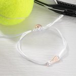 Bracelet Personnalisé avec Initiale Gravée Bracelet avec Corde Réglable et Breloque de Raquette Tennis Cadeau Anniversaire pour Amoureux de Tennis