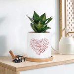 Maceta personalizada con los nombres de los miembros de la familia en forma de corazón para la abuela y la madre