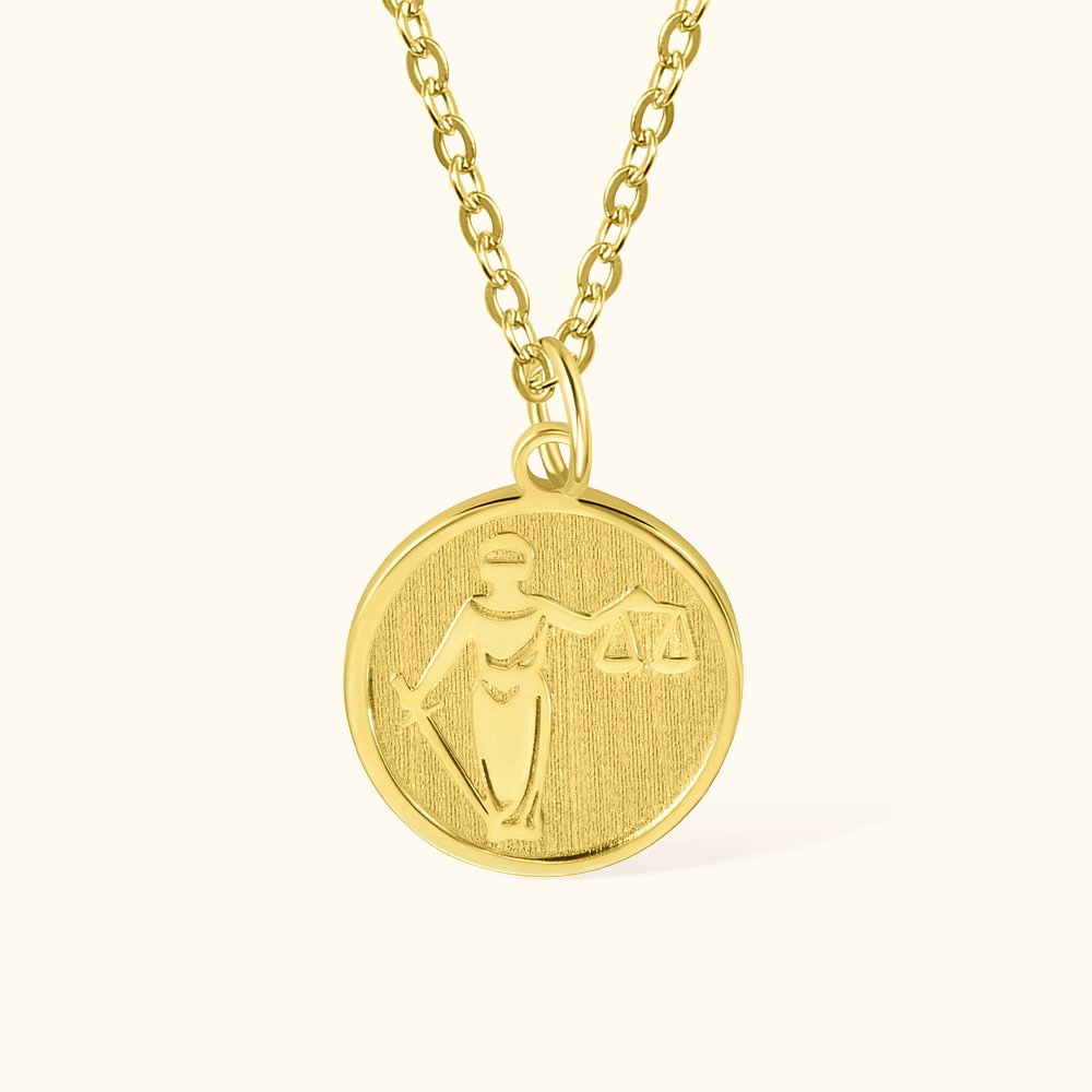 Pendentif d'Argent Gravé Personnalisé avec Texte et Motif à Thème Balance et Justice Cadeau pour Femme Avocate Etudiante en Droit