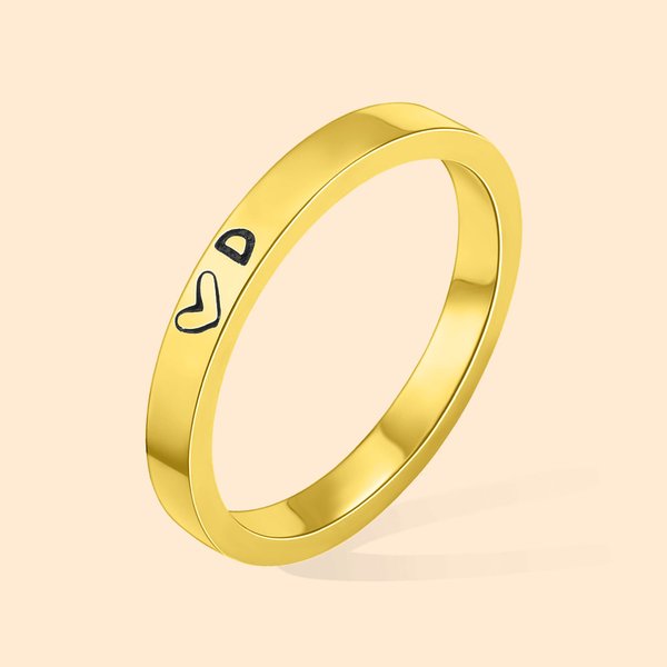 Personlig hjärtformad initialring för henne present