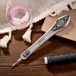 Gepersonaliseerd Retro Flora Patroon Gegraveerd Naad Ripper Gereedschap met Naam Verjaardagscadeau voor Kleermaker Handwerkliefhebber