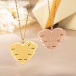 Pendentif en Cœur Gravé Personnalisé avec 1-8 Prénoms et Paumes Cadeau Fête des Mères pour Maman Grand-Mère