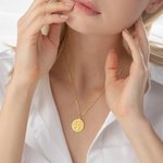 Collana personalizzata con disco a forma di bilancia della Bilancia per avvocati, regalo per studenti di giurisprudenza