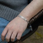 Bracelet en Acier Inoxydable Bijoux de Couple Personnalisés avec Texte Gravé Cadeau Anniversaire Saint-Valentin pour Amis Amoureux Couple