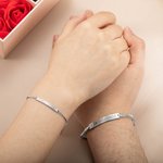 Bracelet en Acier Inoxydable Bijoux de Couple Personnalisés avec Texte Gravé Cadeau Anniversaire Saint-Valentin pour Amis Amoureux Couple