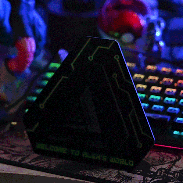 Personalisierte Multi-Color-LED-Telefonständer mit Fernbedienung Text und Buchstaben Spiel Zimmer Desktop-Dekor Geschenk für Game Lover