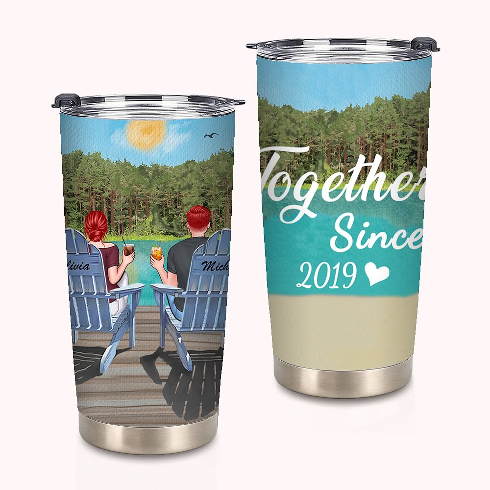 Personnalisé ensemble depuis ce couple sur des chaises avec vue sur le lac Gobelet de 20 oz Cadeau de la Saint-Valentin Utilisation quotidienne