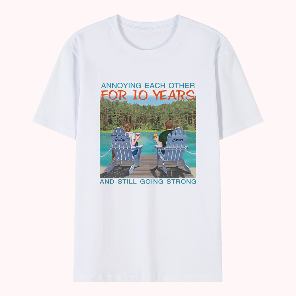 T-shirt de vacances de couple de camping en forêt personnalisé ennuyeux les uns les autres pendant des années