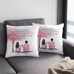 Personalisiertes Kissen, Kissenbezug, Paar sitzt unter Baum, Blume, Getränk, Geschenk für Paare, Schlafzimmerdekoration