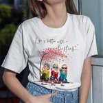 Personlig Life is Better with Besties Sitting Under Tree Cheers T-shirt Bästa vännen Gåva Gåva till bästa vänner Gåva