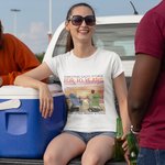 Personalisiertes Paar-Strandurlaub, das immer noch stark ist, T-Shirt für Ehepartner, Verlobte, Verlobte, frisch vermähltes Geschenk