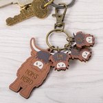 Portachiavi personalizzato Basswood Farm Highland Cow con 1-20 nomi incisi Compleanno Festa della Mamma Regalo di Natale per amici di famiglia