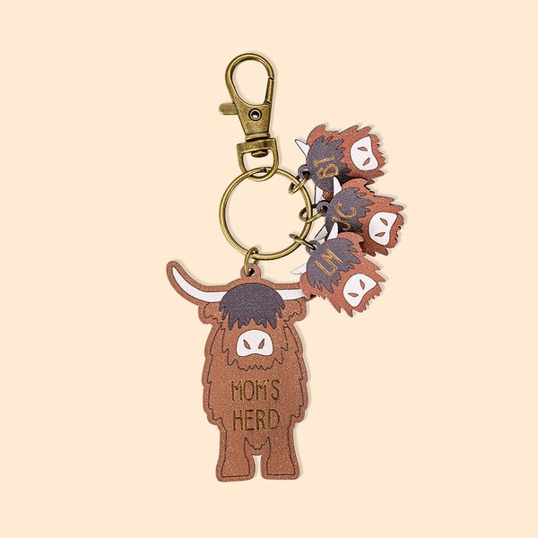 Personalized Basswood Farm Highland Cow Keychain with 1-20 Engraved Names Birthday Mother's Day Christmas Gift for Family Friend