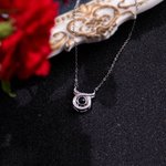 Personalisierte kleine Teufelskopf mit Diamant Miniatur Carving Halskette Foto Projektion Halskette mit Ich liebe dich in 100 Sprachen