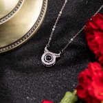 Personalisierte kleine Teufelskopf mit Diamant Miniatur Carving Halskette Foto Projektion Halskette mit Ich liebe dich in 100 Sprachen