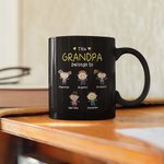 Retrato de familia personalizado Adorable Abuelo Abuela Mamá Papá Belongs To Me Taza de cerámica negra con asa en forma de C