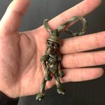 Colgante personalizado de calavera gótica Llavero trenzado hecho a mano con nombre grabado Cumpleaños Halloween Regalo para hombre