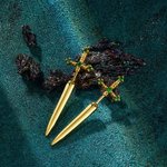 Orecchini personalizzati con spada e pugnale Gioielli punk gotici con pietra di nascita per donne e uomini