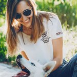 Personalisierte bestickt Hund Sweatshirt oder T-Shirt mit Hundenamen auf Ärmel für Hundemutter Hundeliebhaber Geschenk