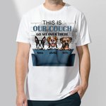 Personalizada This is Our Couch Dog 100% Algodón Camiseta Unisex con Nombres Regalo de Cumpleaños para Dueño Amante de Perros
