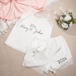 Gepersonaliseerde Kanten Bruids Lingerie Pyjama Outfit met Tekst en Datum Bruids Geschenk Huwelijksreis Outfit voor Bruiloft Vrouw Vrouw