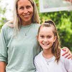 Collar colgante personalizado de baloncesto de cristal estereoscópico con nombre y número grabados Regalo para amante del baloncesto