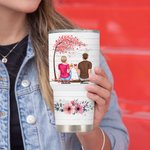 Marito e moglie in vacanza sotto l'albero dell'amore: tumbler da 30 oz. Regalo per l'anniversario Regalo di coppia per la Giornata della Memoria