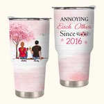 Personalisierte Cute Couple Annoying Each Other Since... 30oz Tumbler Valentinstag Geschenk