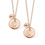 Personalisierte Sterling Silber oder Edelstahl Hand in Hand Halsketten Set von 2 mit eingravierten Initialen Geschenke für Schwestern ihr Frauen