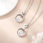 Personalisierte Sterling Silber oder Edelstahl Hand in Hand Halsketten Set von 2 mit eingravierten Initialen Geschenke für Schwestern ihr Frauen