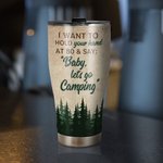 Gepersonaliseerde I Want To Hold Your Hand At 80 And Say Baby Let's Go Camping Gebogen Tumbler Cadeau voor Camping Koppel