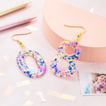 Personalisierte Paar Geburtstag Zahlen Konfetti Dots Acryl Ohrringe Schmuck Geburtstag Erklärung Dangles Geburtstag Jahrestag Party Geschenk für sie