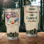 Ricordi di campeggio personalizzati Vacanza di coppia con sfondo verde militare Tumbler da 30 oz Regalo di anniversario Regalo per gli appassionati di