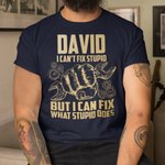 Personalisierte Ich kann nicht reparieren dumm, aber ich kann reparieren, was dumm tut Faust und Schraubenschlüssel mechanische Werkzeuge Herren-T-Shi